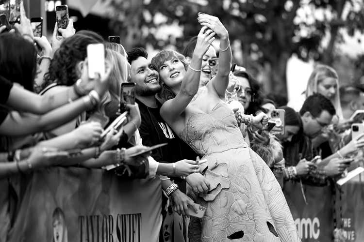 318 Taylor Swift Lyrics for Your Next Instagram Caption – The Ultimate Guide to Perfect Captions