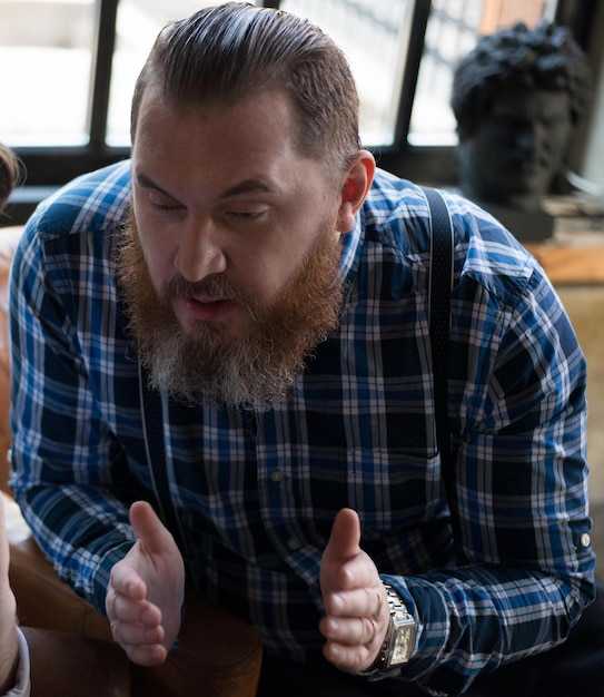 Aaron Rodgers Says It’s Embarrassing People Want to Know More About His Wife – She Didn’t Sign Up to Be a Celebrity