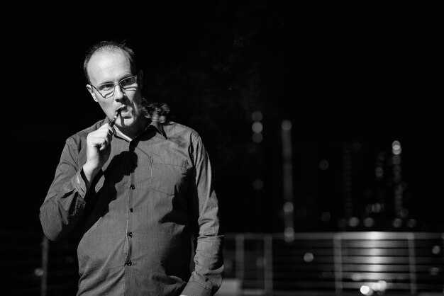 Critics Praise Timothée Chalamet’s Portrayal of Bob Dylan