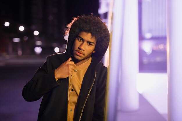 What is the exact timeline of the tweets, responses, and Beyoncé's performance?