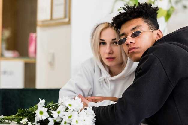 How did their relationship evolve publicly through early dating and media appearances?
